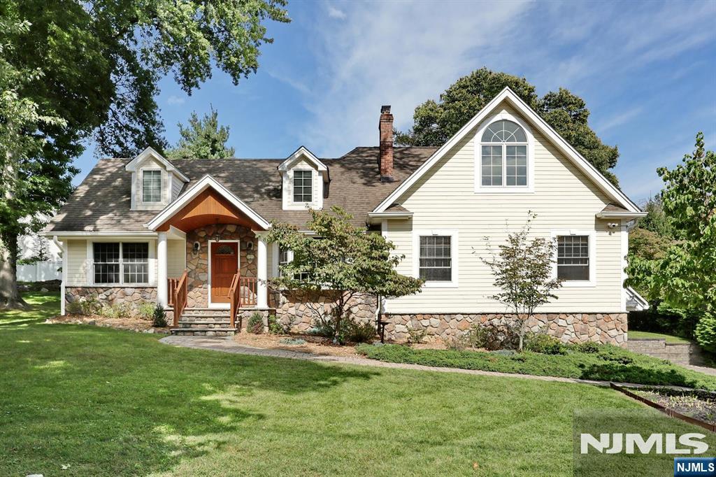 8 Le Roy Place
