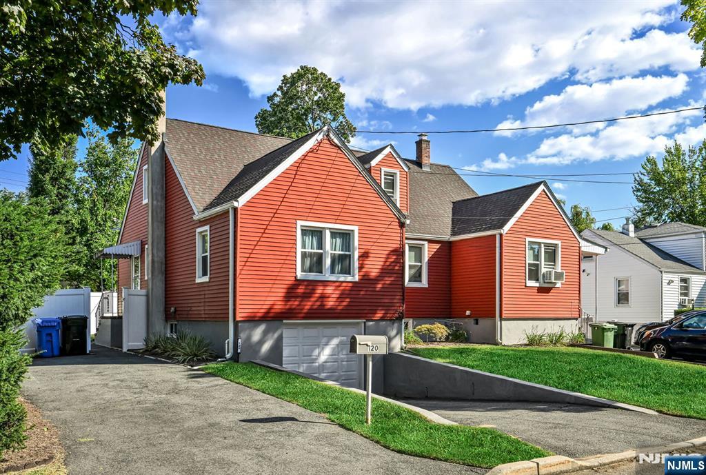 122 Westview Avenue - Photo 1