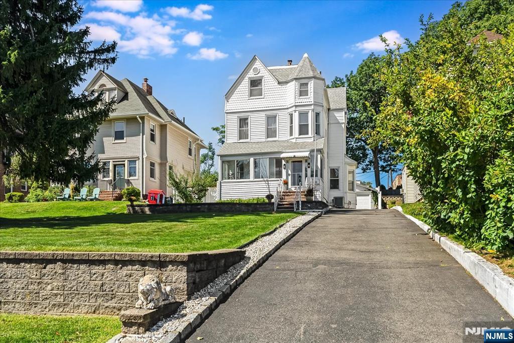 22 Forest Street - Photo 3