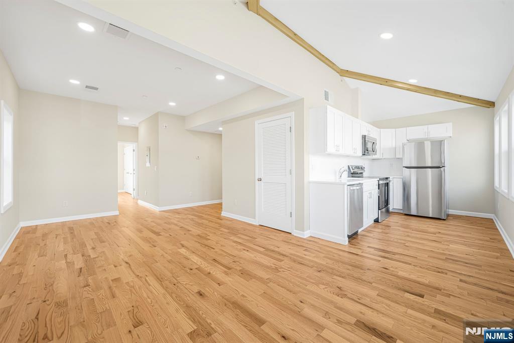 532 Ringwood Avenue B - Photo 1
