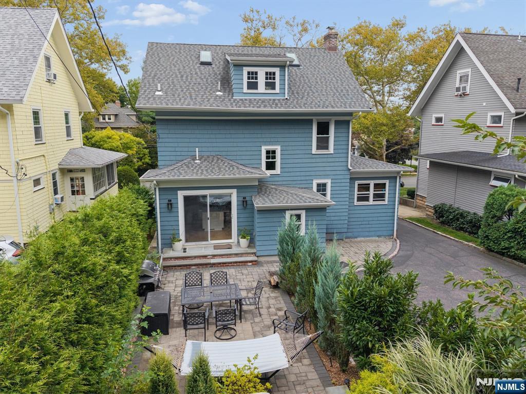 118 Essex Avenue - Photo 2