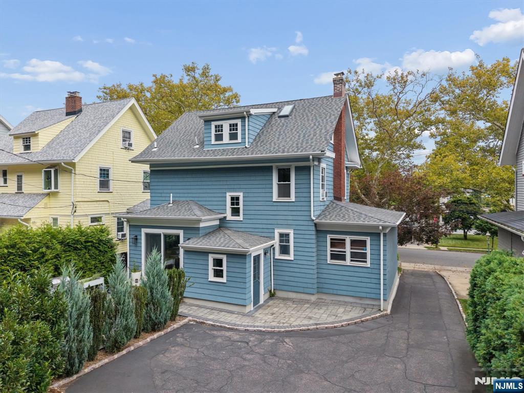 118 Essex Avenue - Photo 4