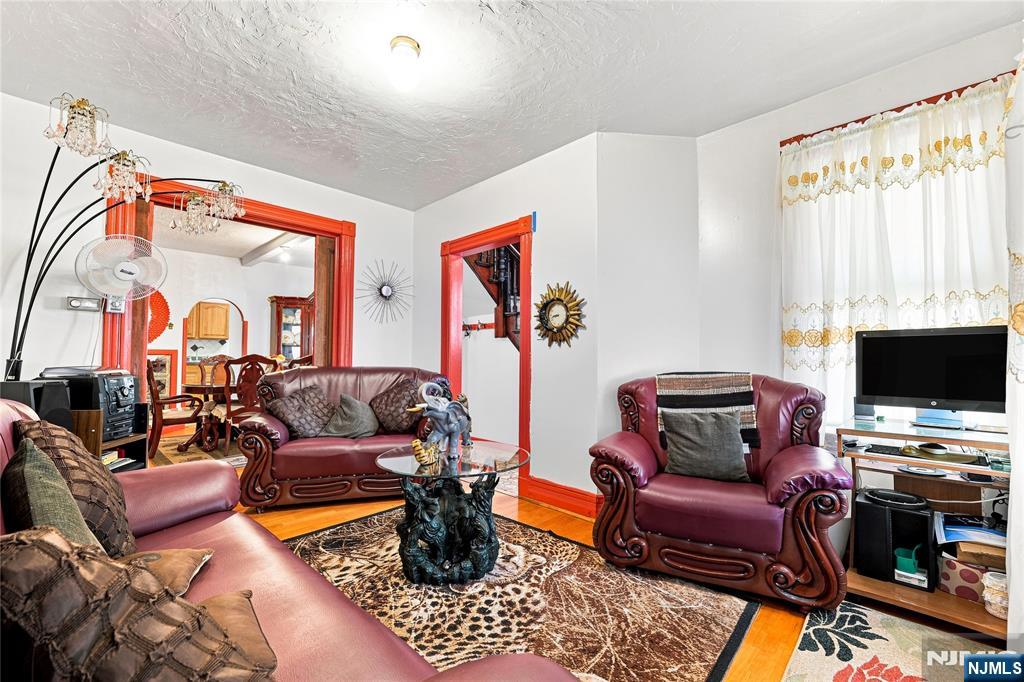 26 Lincoln Street - Photo 3