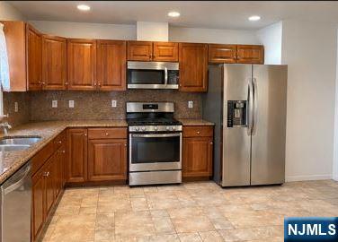 460 Highland Avenue - Photo 2