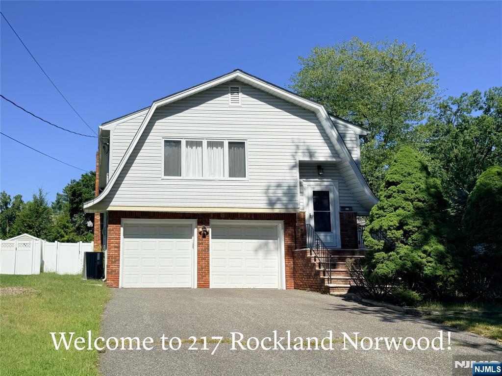 217 Rockland Avenue - Photo 1