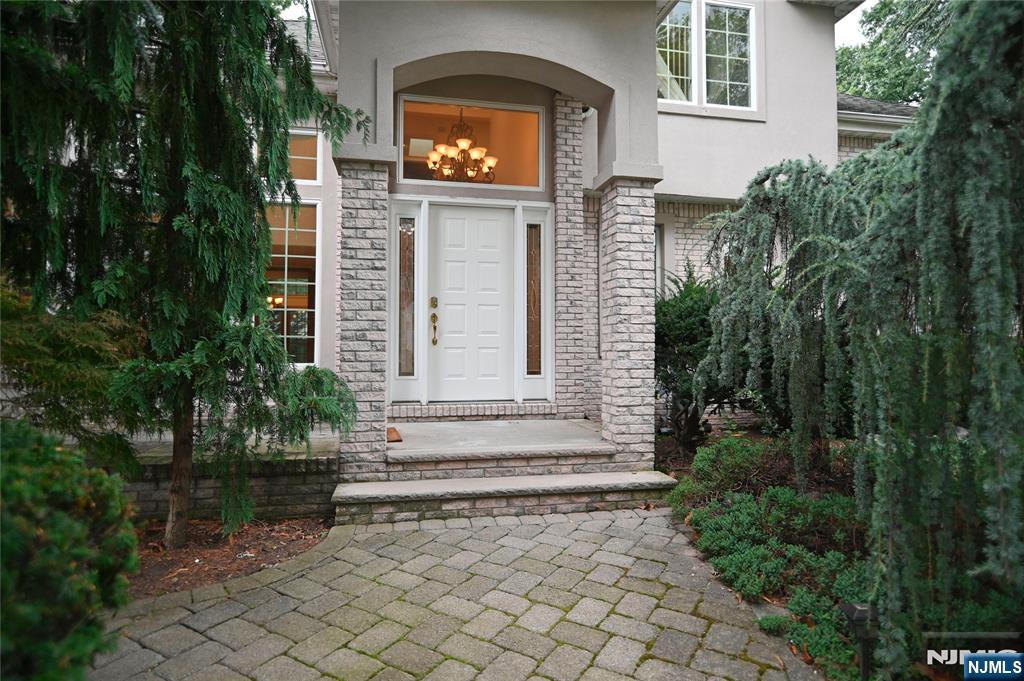1033 Harvard Place - Photo 1