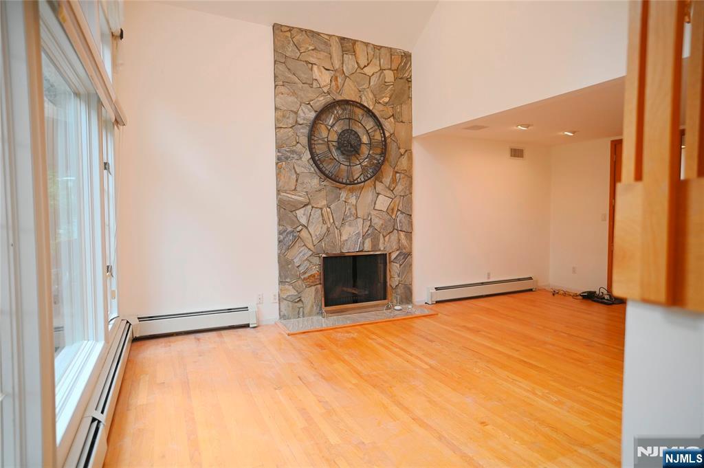 1033 Harvard Place - Photo 4