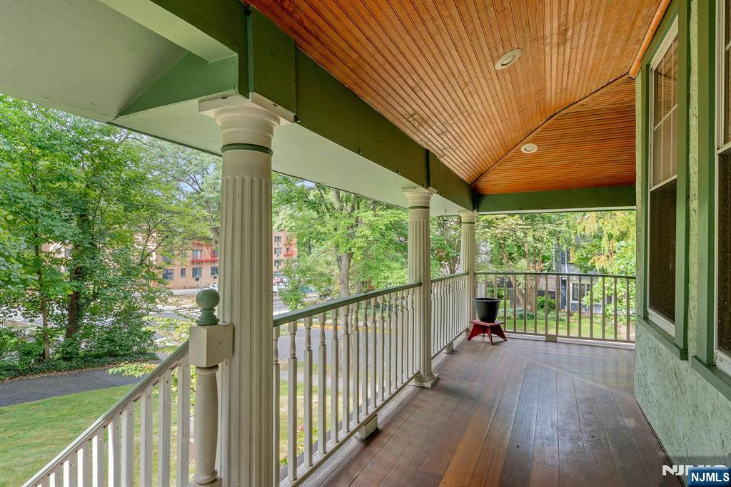 204 Vose Avenue - Photo 3