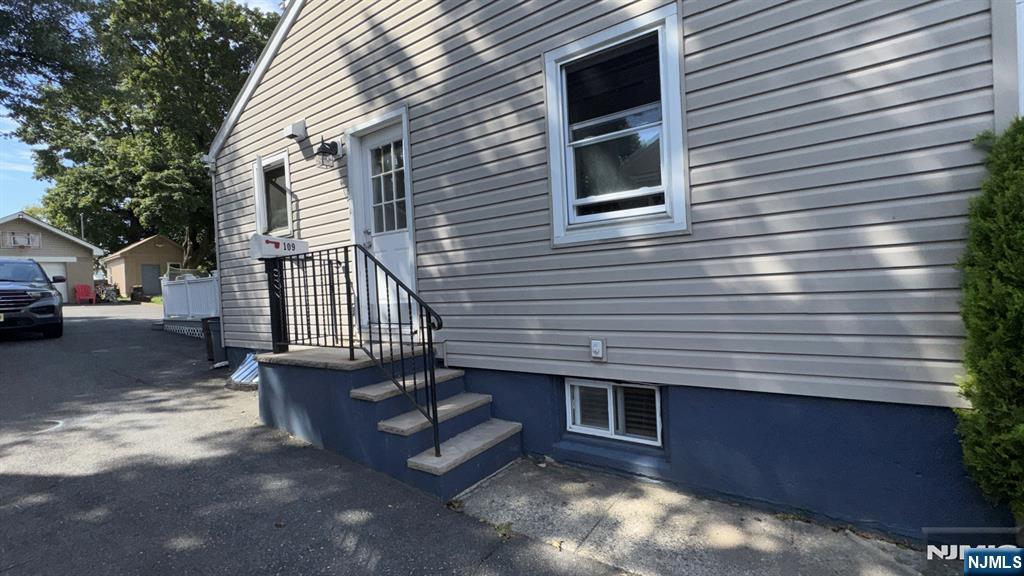 109 Lee Avenue 2nd floor - Photo 1