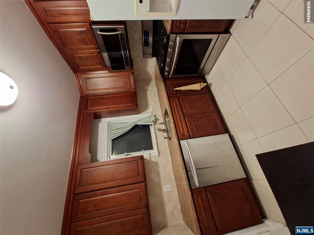 596 Broad Avenue - Photo 3