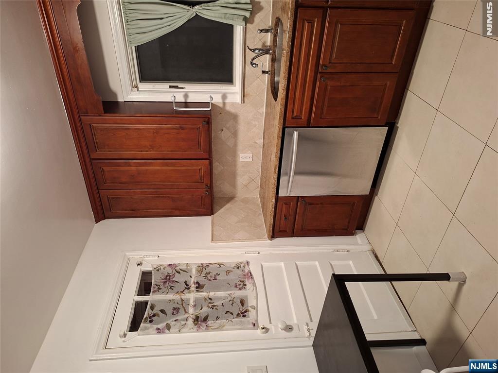 596 Broad Avenue - Photo 4