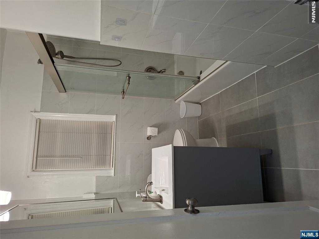 596 Broad Avenue - Photo 5