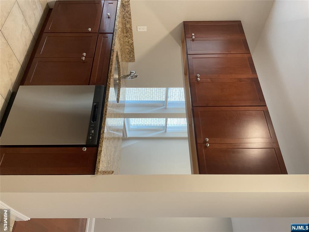375 Undercliff Avenue 5 - Photo 4