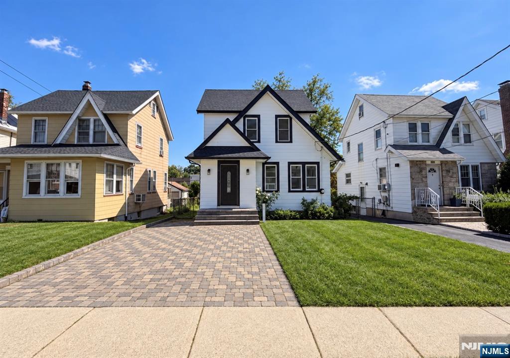 693 Chestnut Avenue - Photo 1