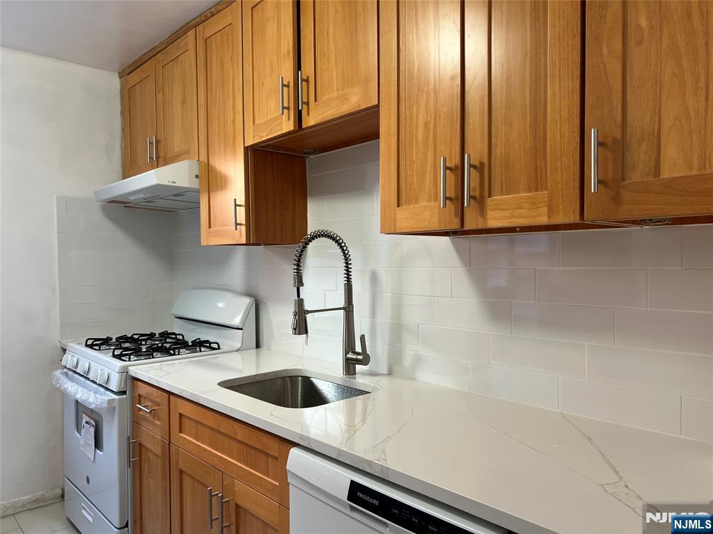 2340 Linwood Avenue 4D - Photo 1
