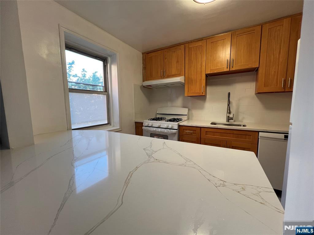 2340 Linwood Avenue 4D - Photo 3