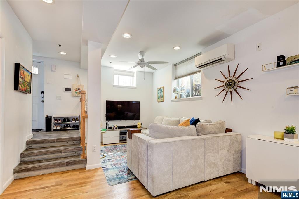 58 Giles Avenue 2 - Photo 2