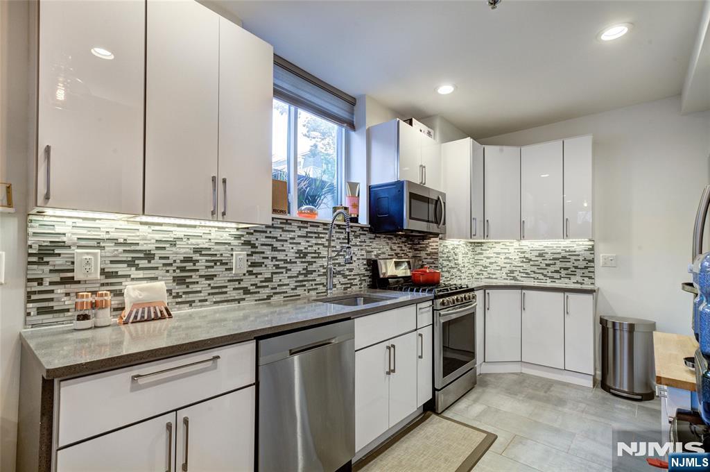 58 Giles Avenue 2 - Photo 3