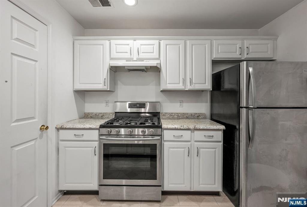 1140 Stafford Street - Photo 9
