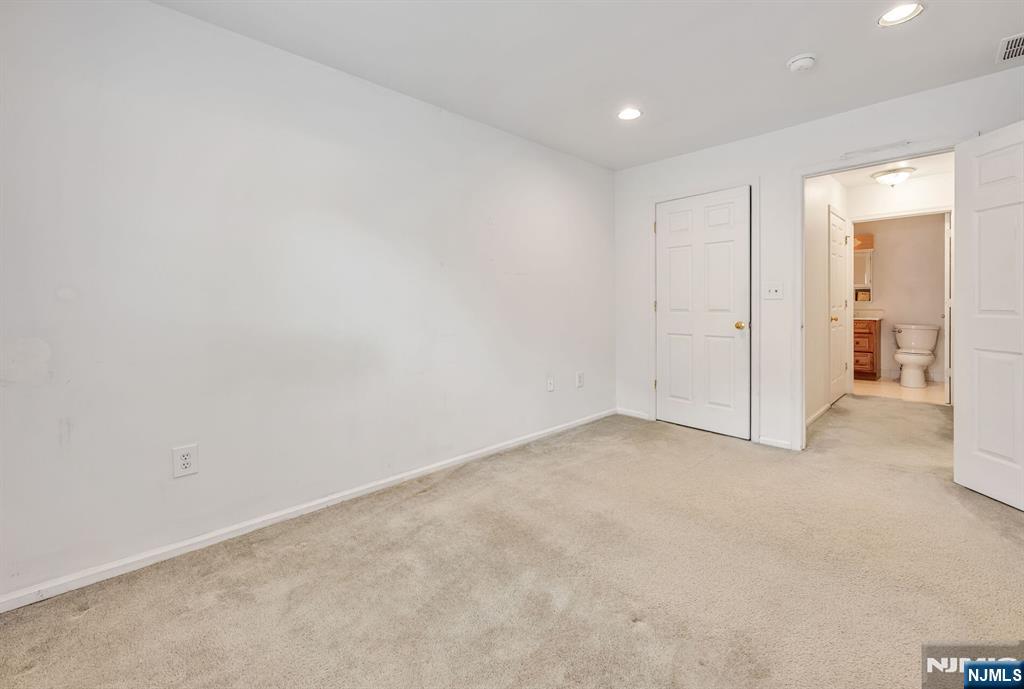 1140 Stafford Street - Photo 10