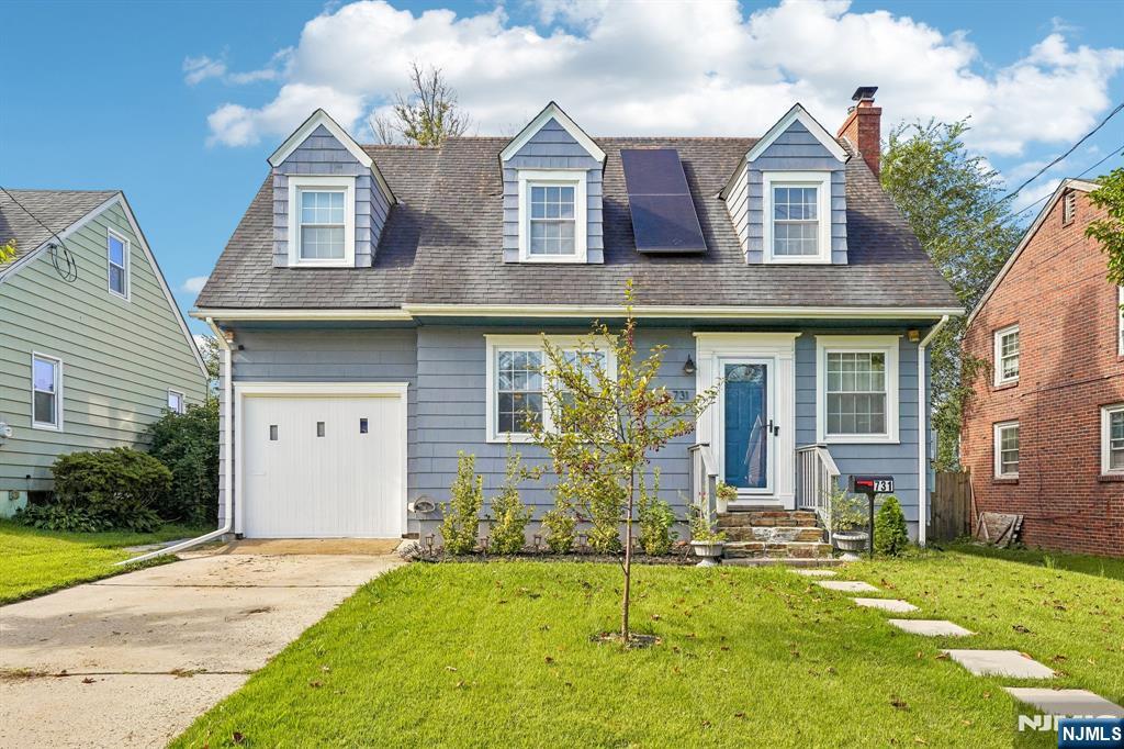 731 Mayflower Avenue - Photo 2