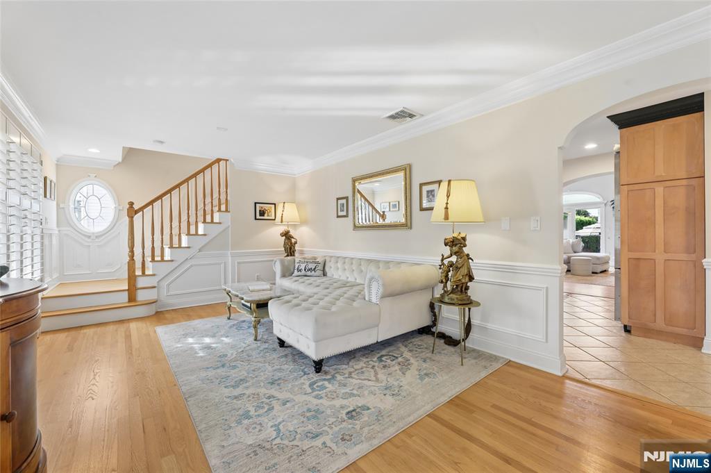 599 Oak Avenue - Photo 5