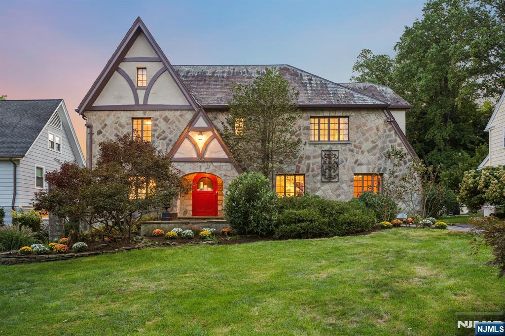 136 Summit Avenue - Photo 1