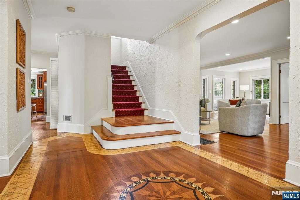 136 Summit Avenue - Photo 5