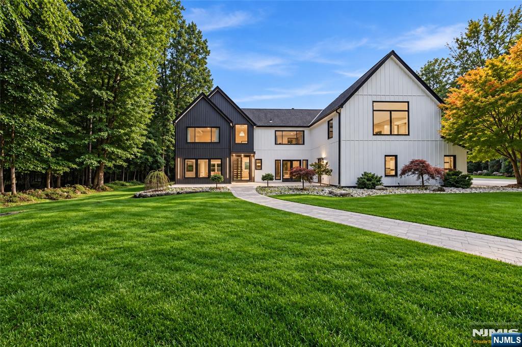 8 Airmont Avenue - Photo 1