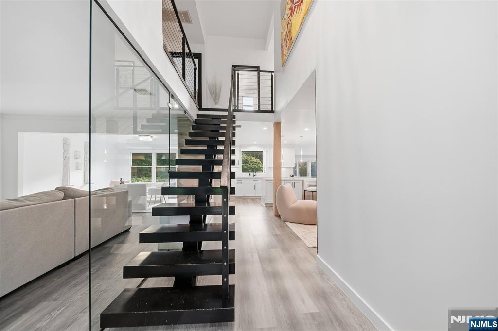 8 Airmont Avenue - Photo 4