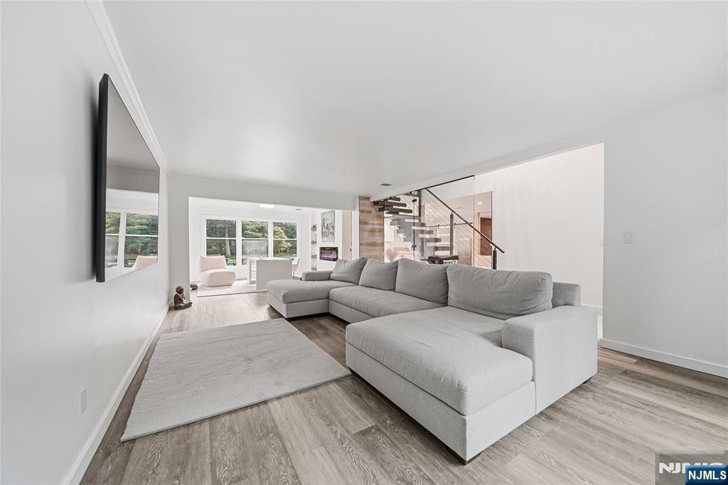 8 Airmont Avenue - Photo 5