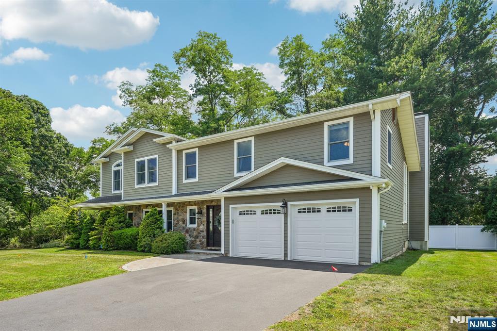 23 Chicopee Drive - Photo 2
