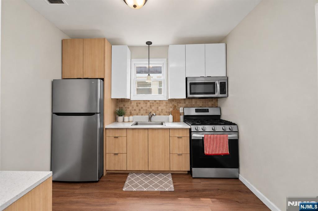 223 Devon Street 2 - Photo 1