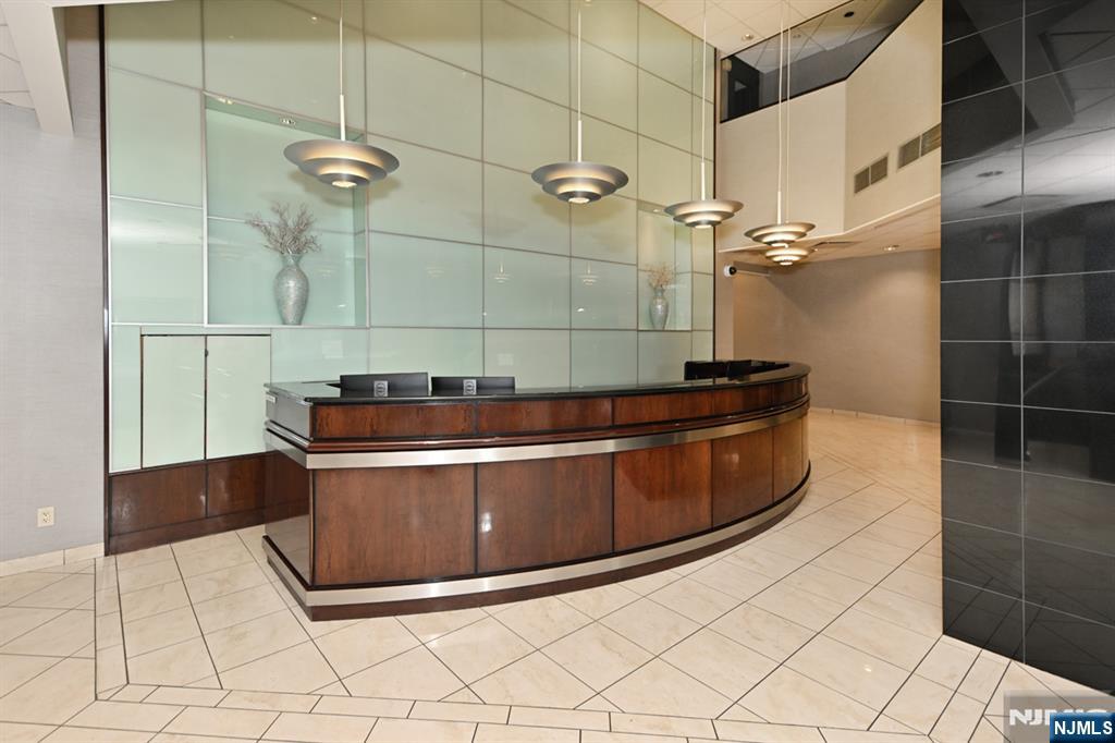 7004 Boulevard East 1B - Photo 4