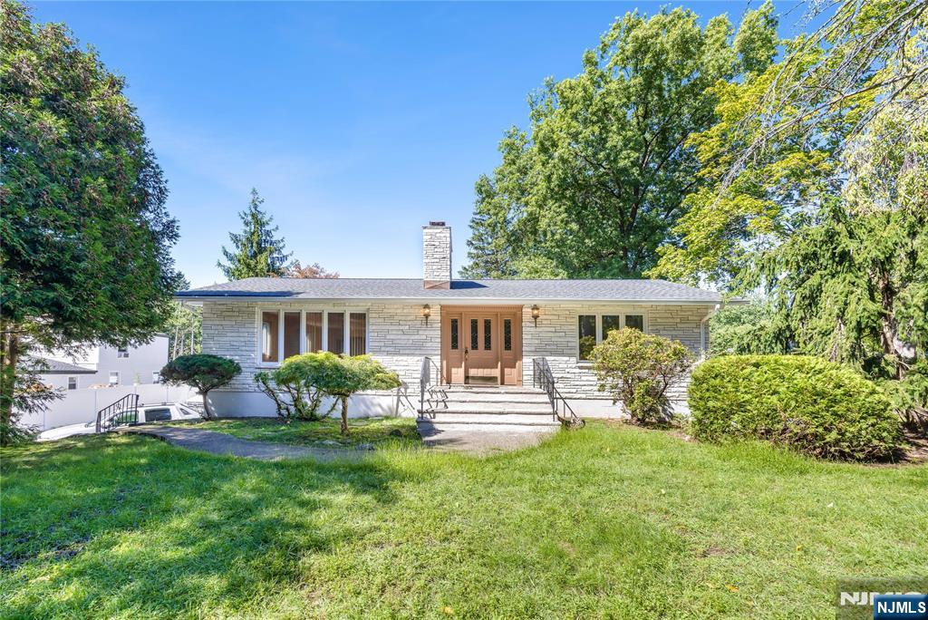 124 Pascack Road - Photo 1