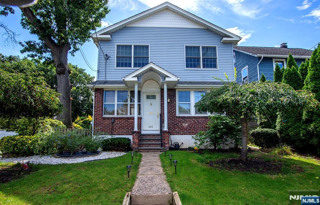 245 Manhattan Terrace - Photo 1