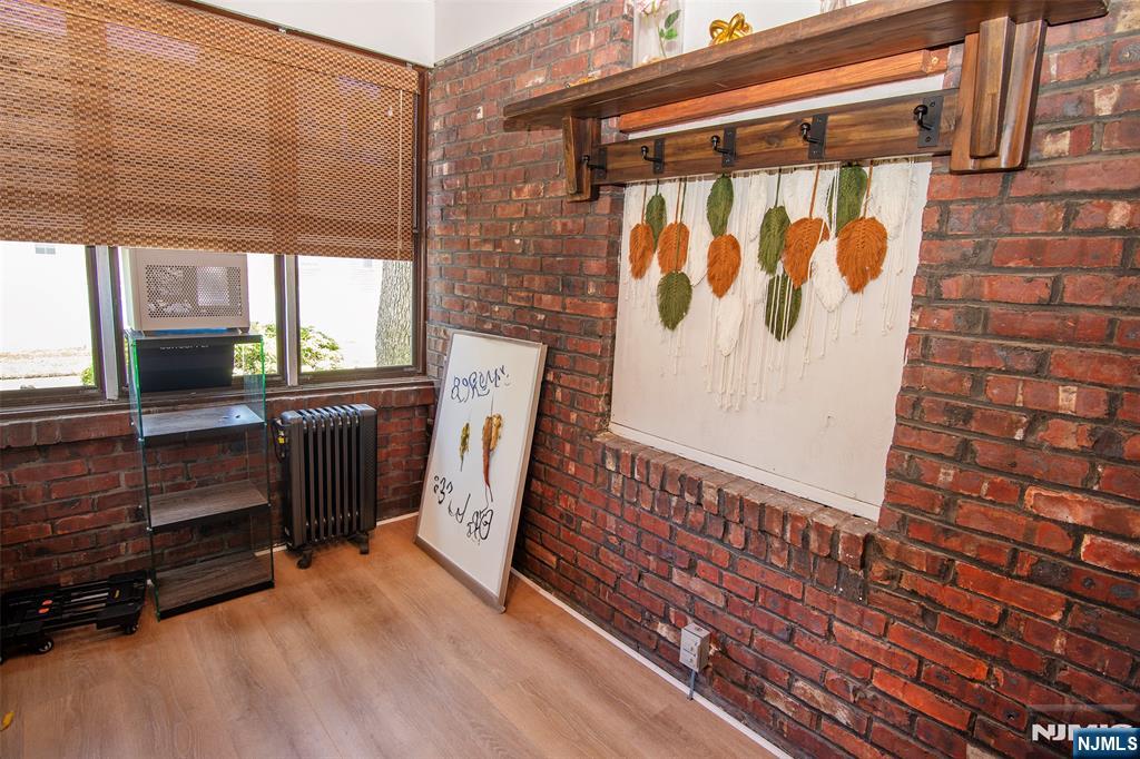 245 Manhattan Terrace - Photo 3
