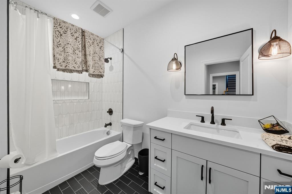 146 Stuart Street — photo 19