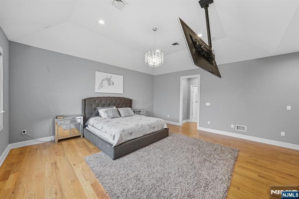 146 Stuart Street — photo 24
