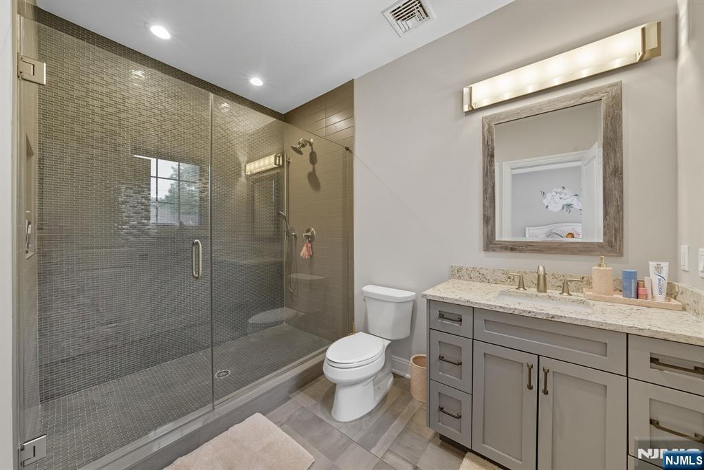 146 Stuart Street — photo 38