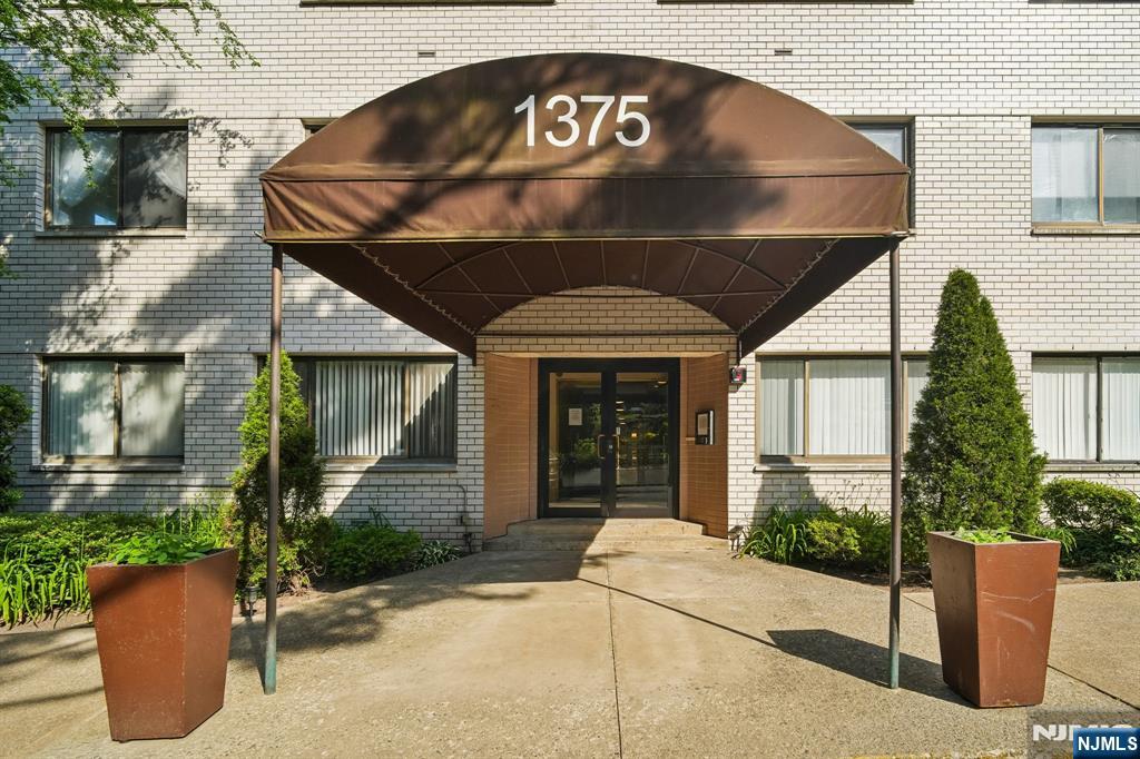 1375 River Road 1A - Photo 2