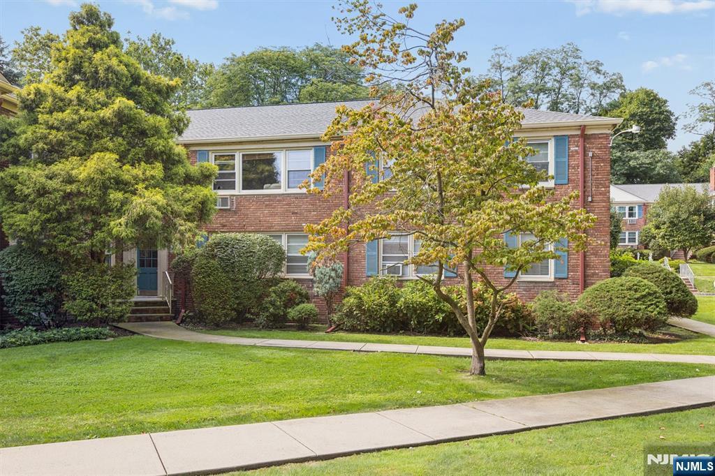 24 Hutton Avenue 6 - Photo 2