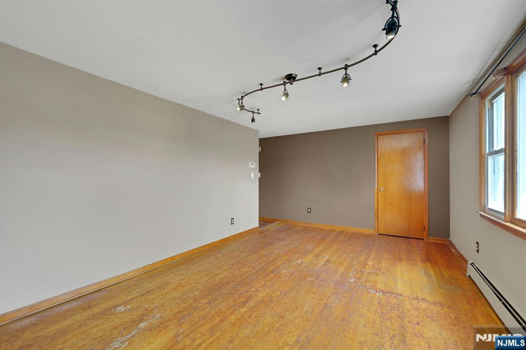 502 Cross Street 2 - Photo 3