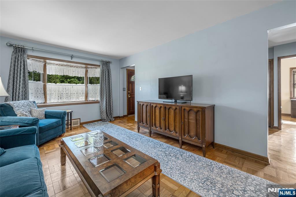 751 Lincoln Avenue - Photo 4