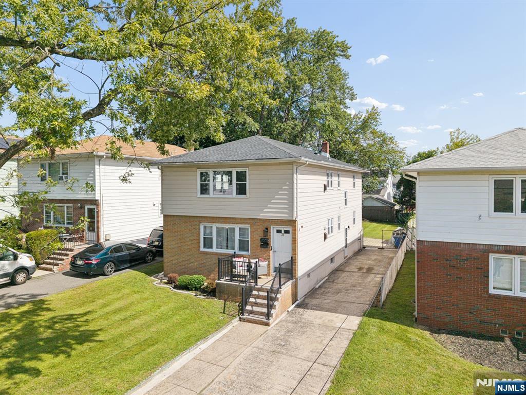 31 Barbara Street - Photo 2