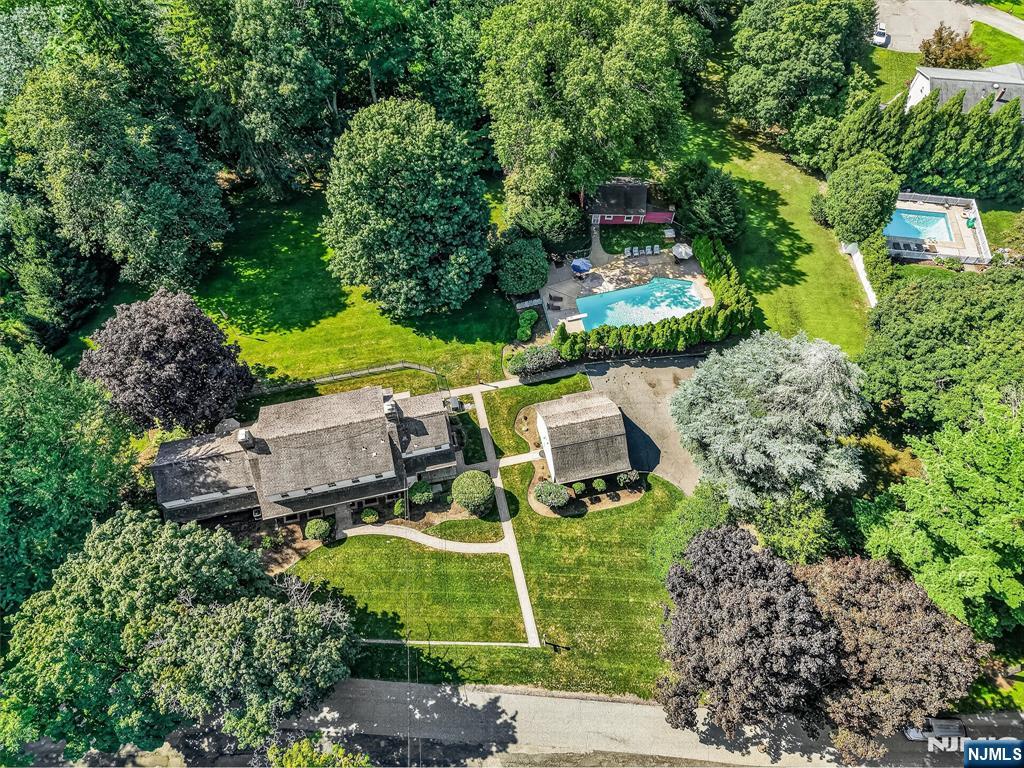 1 Carlyle Place - Photo 1