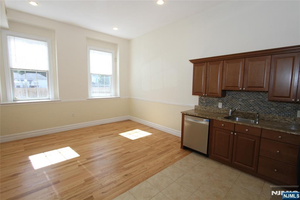 1 John Street 5 - Photo 4