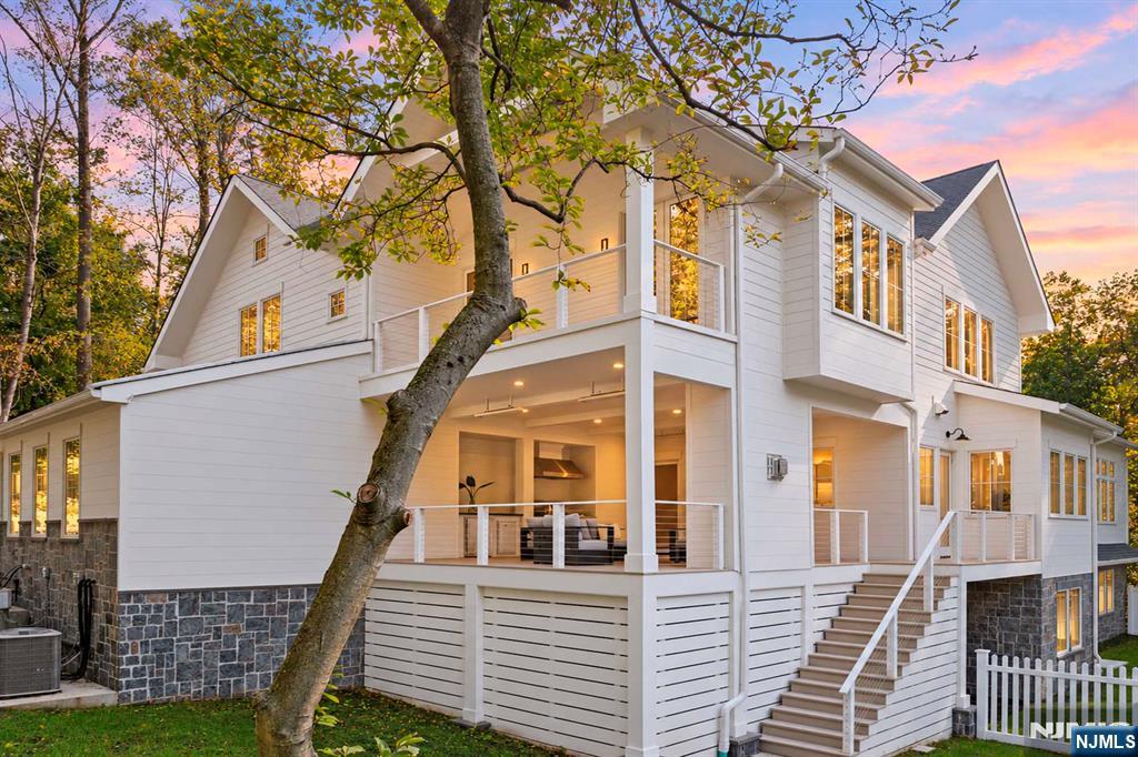 468 Lydecker Street - Photo 2