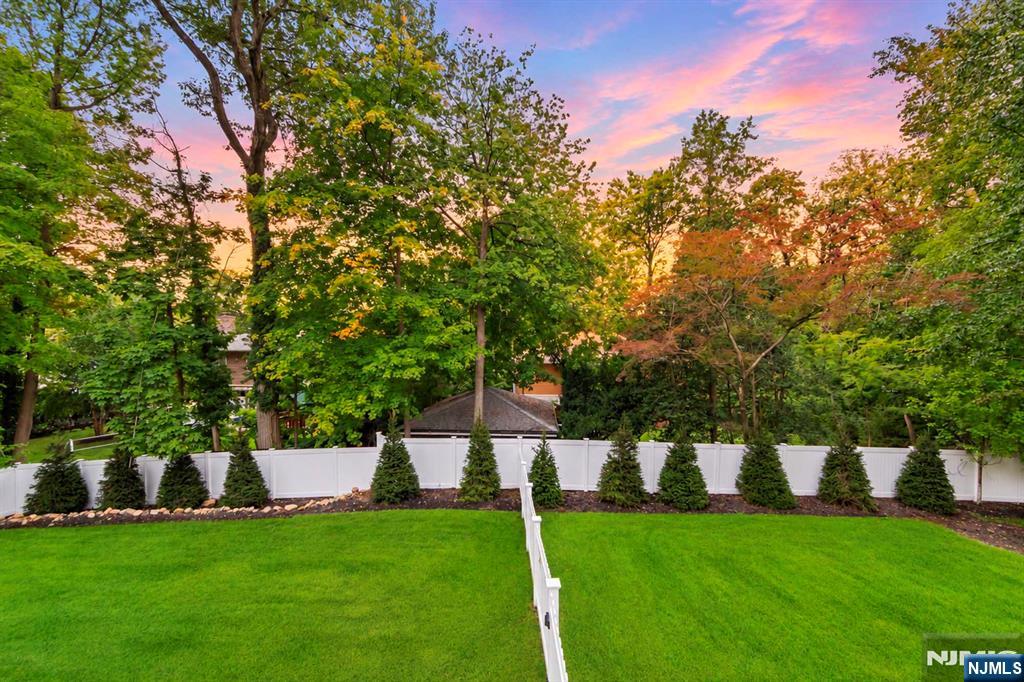 468 Lydecker Street - Photo 4