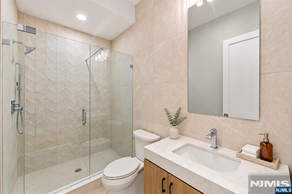 468 Lydecker Street — photo 31